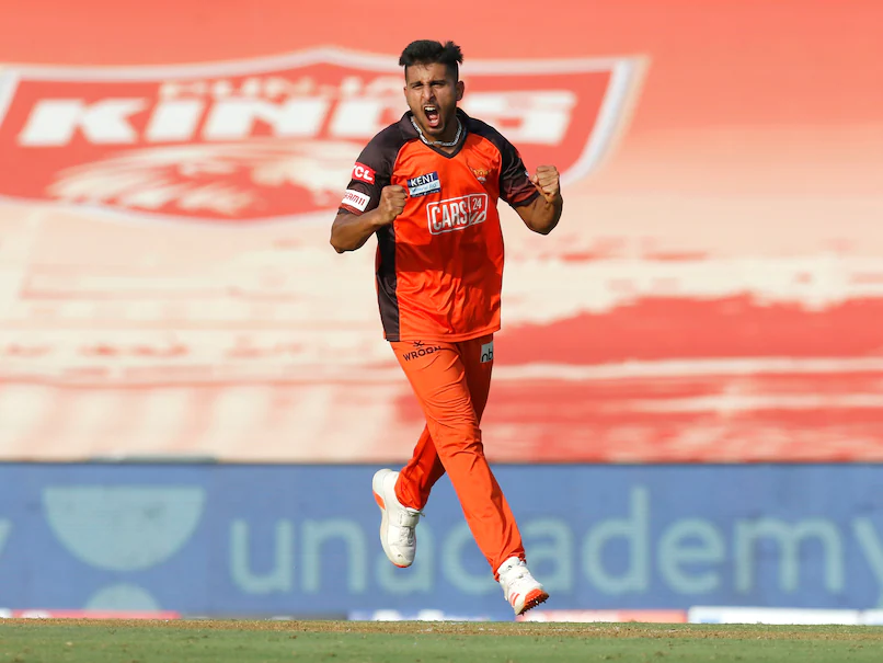 list-of-fastest-bowlers-in-ipl-of-all-seasons-Lockie-Ferguson